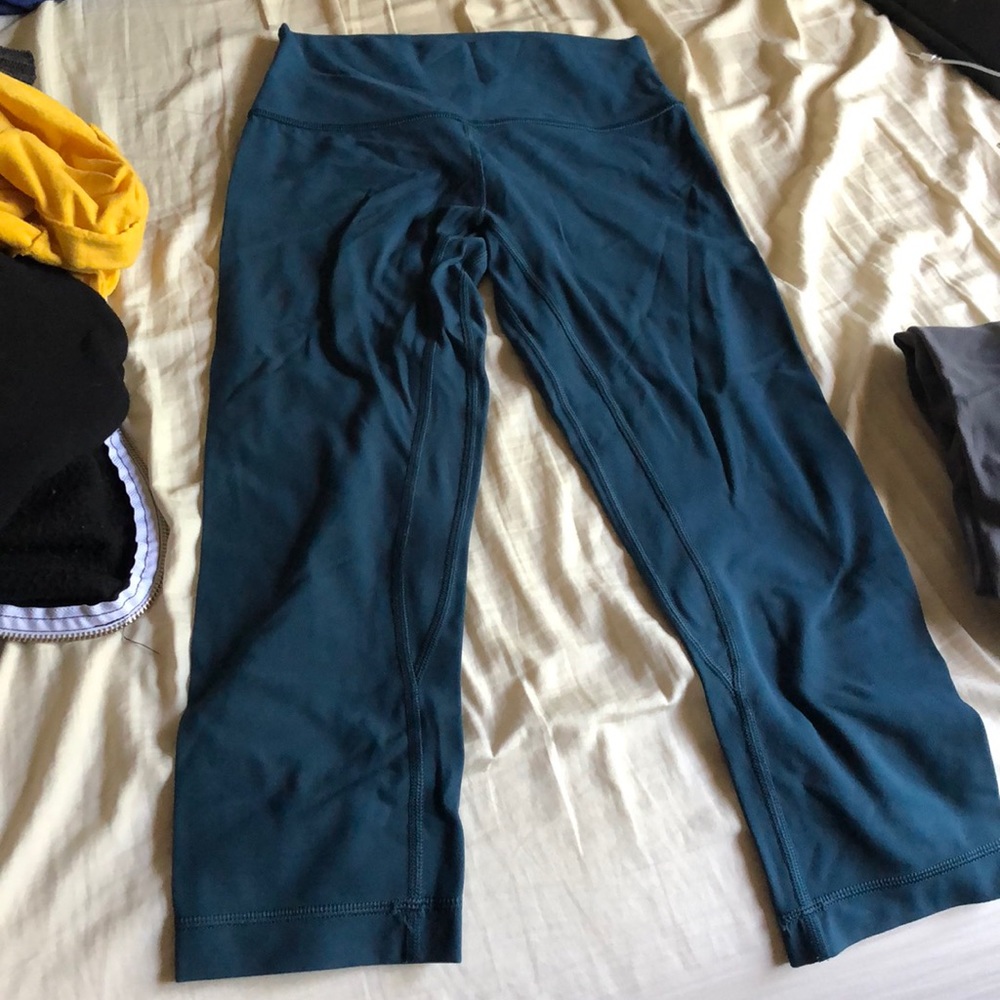 Lulu lemon align leggings Alberta lake crop